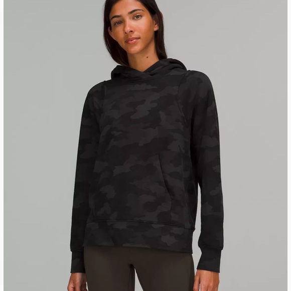 Lululemon Scuba Pullover Sz 4 Camouflage - Picture 3 of 3